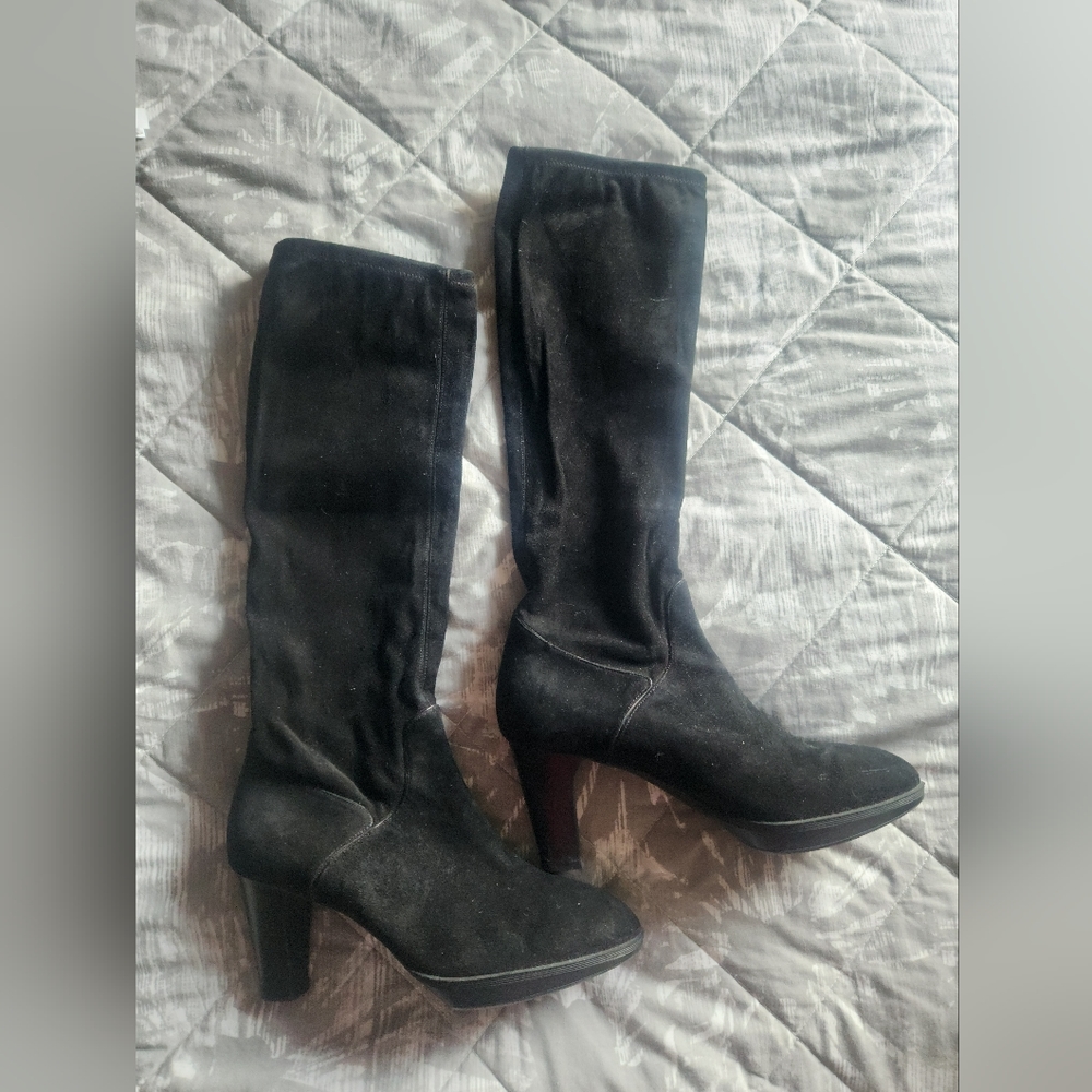 Black suede boots size 38.5